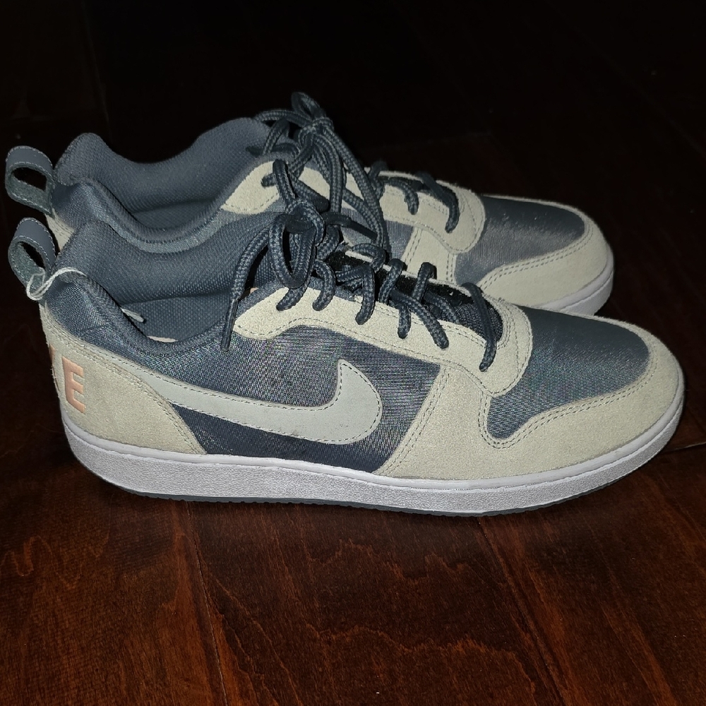 Nike Dual-Tone Gray and Cream Sneakers